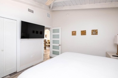 Welcome to your dream waterfront retreat in the heart of the - photo 31