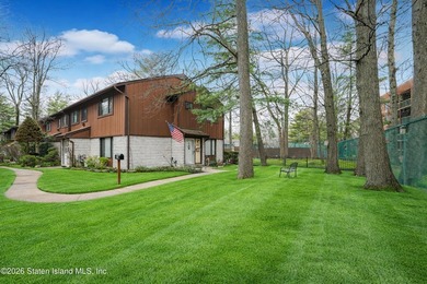 Welcome to The Oaks at Latourette! Come see this move-in ready - photo 3