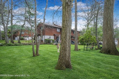 Welcome to The Oaks at Latourette! Come see this move-in ready - photo 4