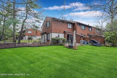 Welcome to The Oaks at Latourette! Come see this move-in ready - photo 5