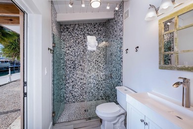 Welcome to your dream waterfront retreat in the heart of the - photo 37