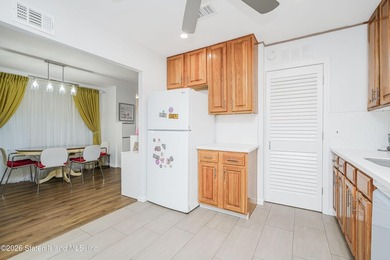 Welcome to The Oaks at Latourette! Come see this move-in ready - photo 8