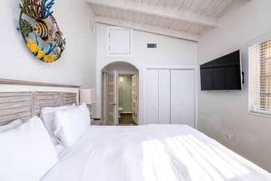 Welcome to your dream waterfront retreat in the heart of the - photo 39