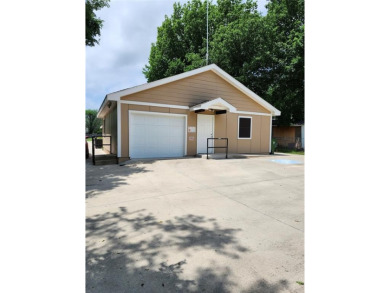 If you need an office, you must see THE BEST LITTLE OFFICE