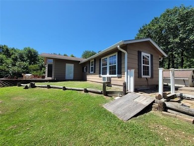LONGTOWN WATERFRONT HOME RIGHT OFF HIGHWAY 9E! If you are - photo 8