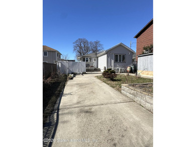 Single family in South Beach, well maintained. Easy access to - photo 1