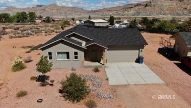 Lake Powell Home For Sale in Big Water Utah