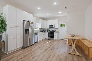 Welcome to the Cottages! This beautiful 2 bed 2 bath well - photo 5