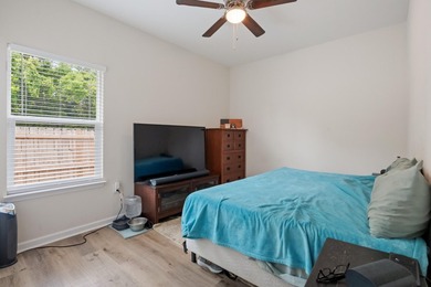 Welcome to the Cottages! This beautiful 2 bed 2 bath well - photo 8