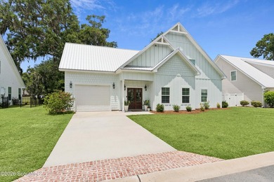 Welcome to effortless coastal living in the desirable Captains - photo 2