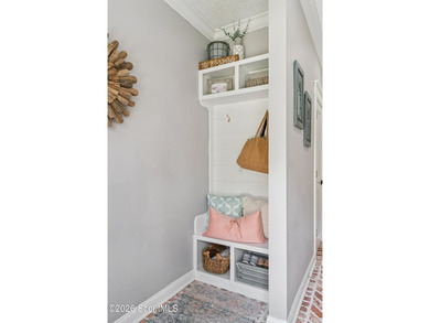 Welcome to effortless coastal living in the desirable Captains - photo 4