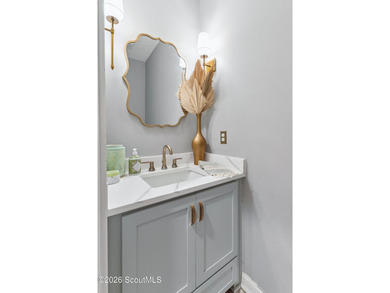 Welcome to effortless coastal living in the desirable Captains - photo 6
