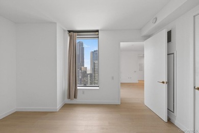 The best priced 2-bedroom, 2-bathroom in Skyline Tower - Queens' - photo 11