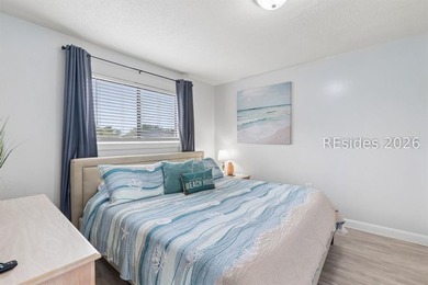Just a short walk from the beach, this turnkey top-floor 2BR/2BA - photo 14