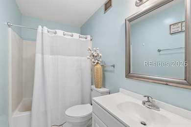 Just a short walk from the beach, this turnkey top-floor 2BR/2BA - photo 16