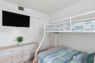 Just a short walk from the beach, this turnkey top-floor 2BR/2BA - photo 18