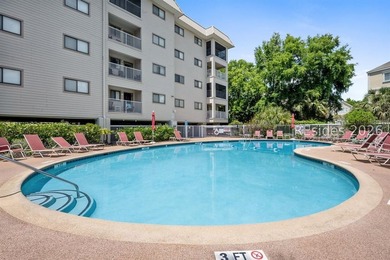 Just a short walk from the beach, this turnkey top-floor 2BR/2BA - photo 25