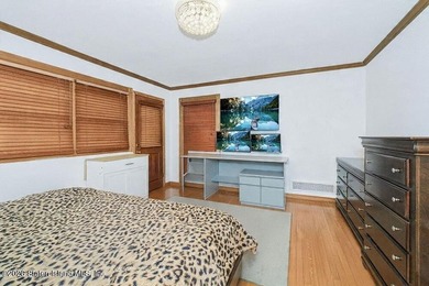 Beautiful Semi-Detached 1-Family Home in an Excellent Location! - photo 8