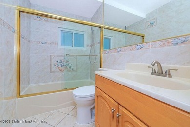 Beautiful Semi-Detached 1-Family Home in an Excellent Location! - photo 10