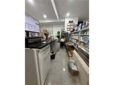 Excellent opportunity to own a well-established pharmacy - photo 1