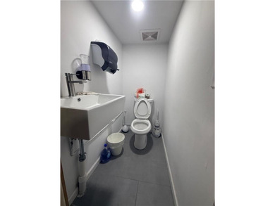Excellent opportunity to own a well-established pharmacy - photo 8