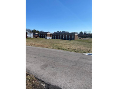 Ideal building lot suitable for apartments or professional - photo 10