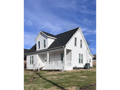 Kentucky River Home For Sale in Irvine Kentucky