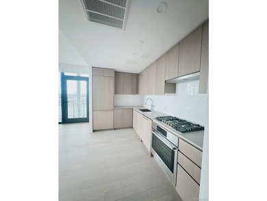 This bright and spacious 2-bedroom, 1-bathroom apartment is - photo 4