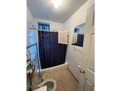 Cozy studio co-op apartment located on the 3rd floor of a - photo 11