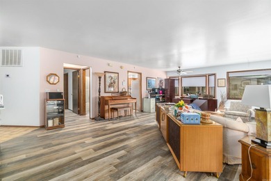 Lake living at its best. Great 3/2 condo on one level. Great - photo 17