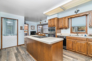 Lake living at its best. Great 3/2 condo on one level. Great - photo 18