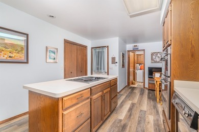 Lake living at its best. Great 3/2 condo on one level. Great - photo 22