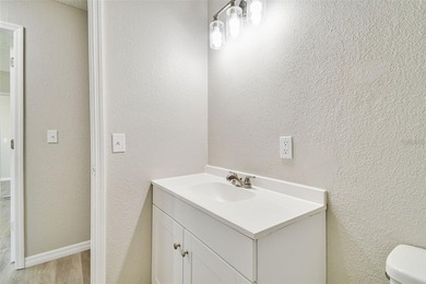 Welcome to luxury living in this stylish 3 bedroom, 2 bathroom - photo 31