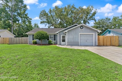 Welcome home to this well-maintained 3 bedroom, 2 bath residence - photo 2