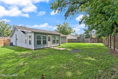 Welcome home to this well-maintained 3 bedroom, 2 bath residence - photo 5