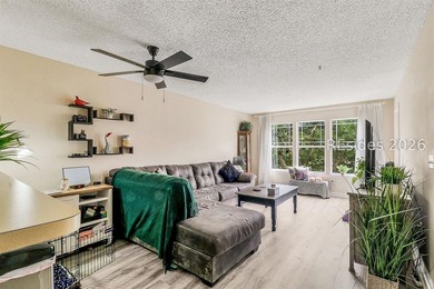Beautifully maintained 1-bedroom villa with stunning pool views - photo 7