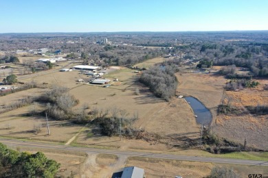 Prime location on Loop179 in Pittsburg, Tx. This beautiful 10.74 - photo 8