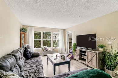Beautifully maintained 1-bedroom villa with stunning pool views - photo 8