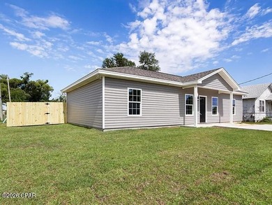 This adorable new construction is close to restaurants, shopping - photo 1