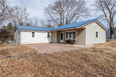 (private lake, pond, creek) Home Active Under Contract in Independence Kansas