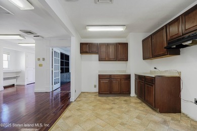 Prime New Dorp Opportunity - Single-Family Ranch with Great - photo 5