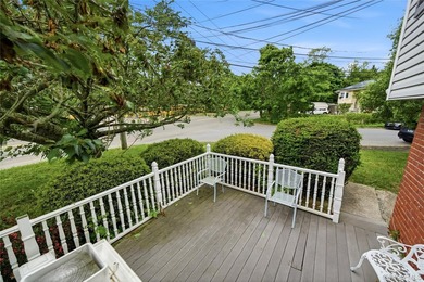 Welcome to this spacious hi-ranch in Bay Shore, offering endless - photo 3