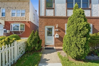 Welcome to this unique find in the heart of College Point! This - photo 4