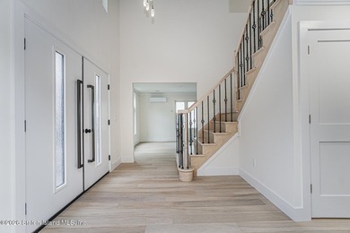 Luxury New Construction in Grymes Hill Introducing a newly - photo 5
