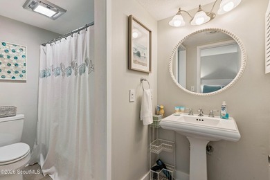 Located under beautiful live oaks in a quiet, convenient Saint - photo 10