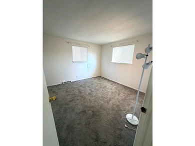 Well maintained, split-level ranch in great neighborhood. Step - photo 11