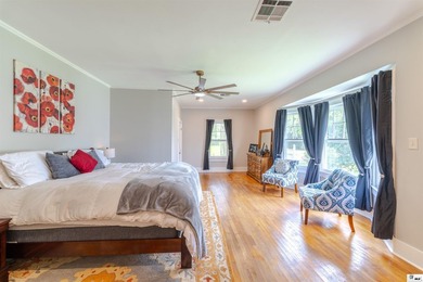Welcome to 501 Auburn, a beautifully maintained 4~bedroom - photo 14
