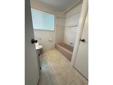 Well maintained, split-level ranch in great neighborhood. Step - photo 15