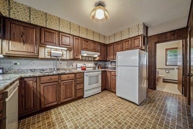 Welcome to lake life at its finest on beautiful Lake Eau Claire! - photo 5