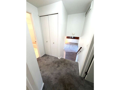 Well maintained, split-level ranch in great neighborhood. Step - photo 17